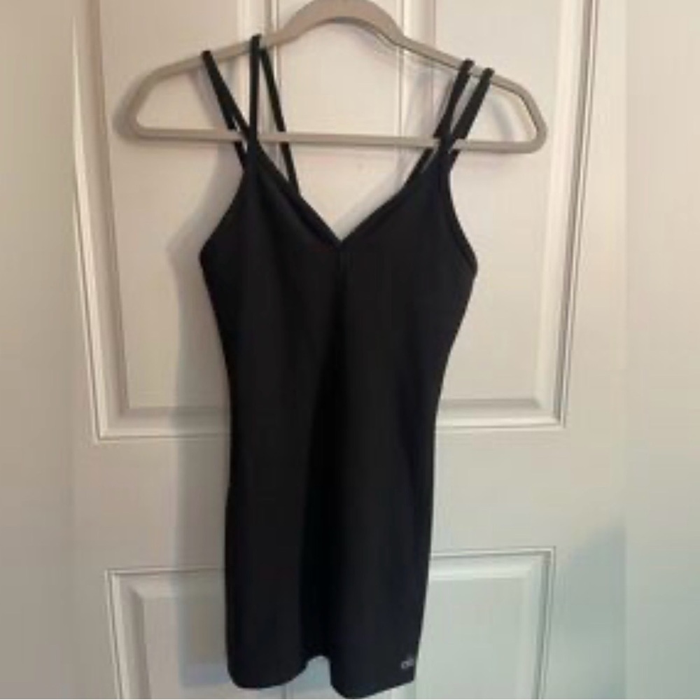 ALO Yoga Black Athletic Shorts - Picture 2 of 5